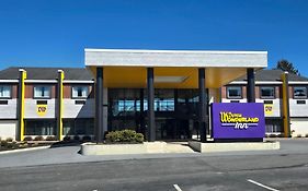 Dutch Wonderland Inn